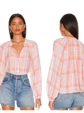 Bella Dahl Long Sleeve Shirred Raglan Shirt in Coral Plaid Size Medium
